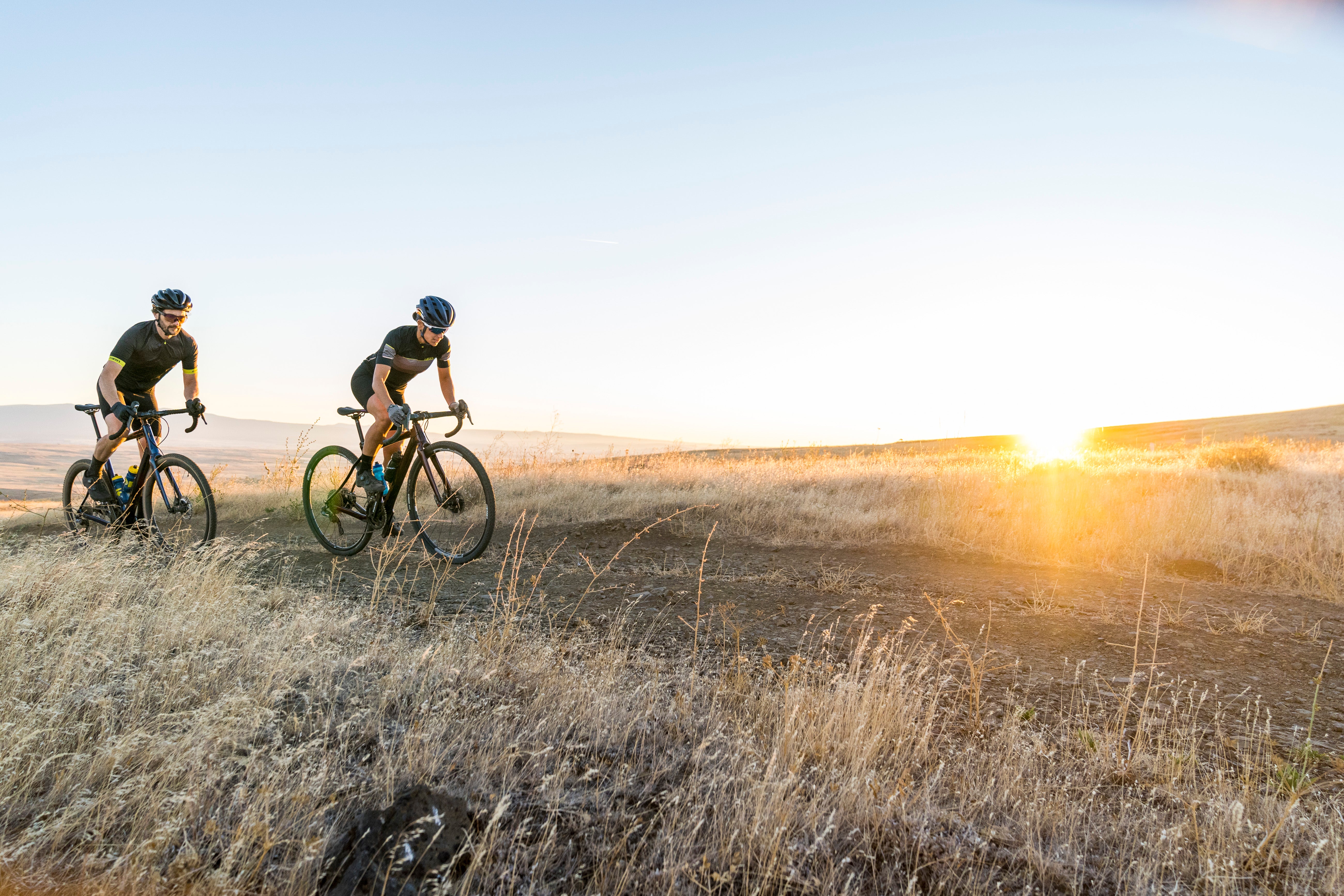 Gravel a pevná kola