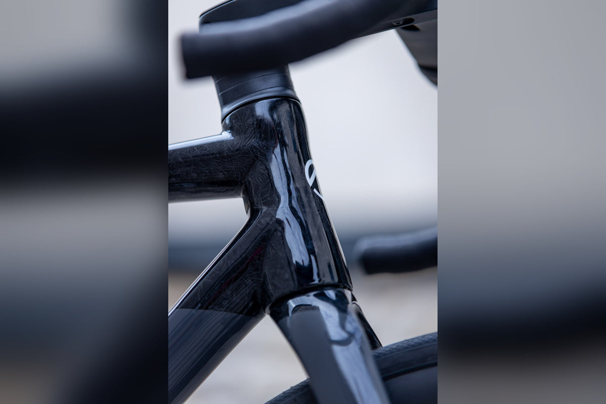 Officine Mattio SL Black Edition, vel. 54, detail hlavové trubky