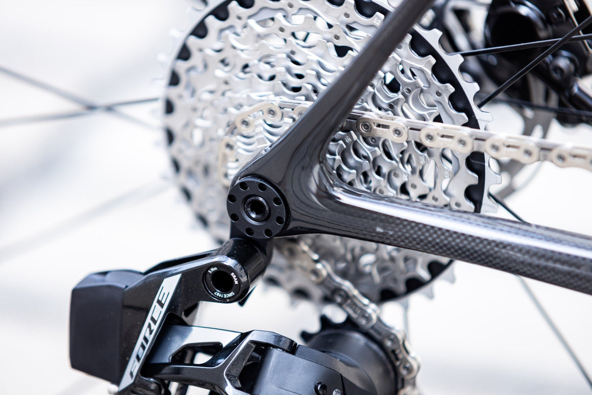 Officine Mattio SL Raw Carbon, vel. 54, zadní měnič a kazeta