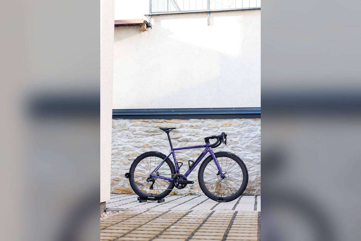 Officine Mattio Granfondo Myst Serpentinite, vel. 50, celé kolo u zdi, na výšku