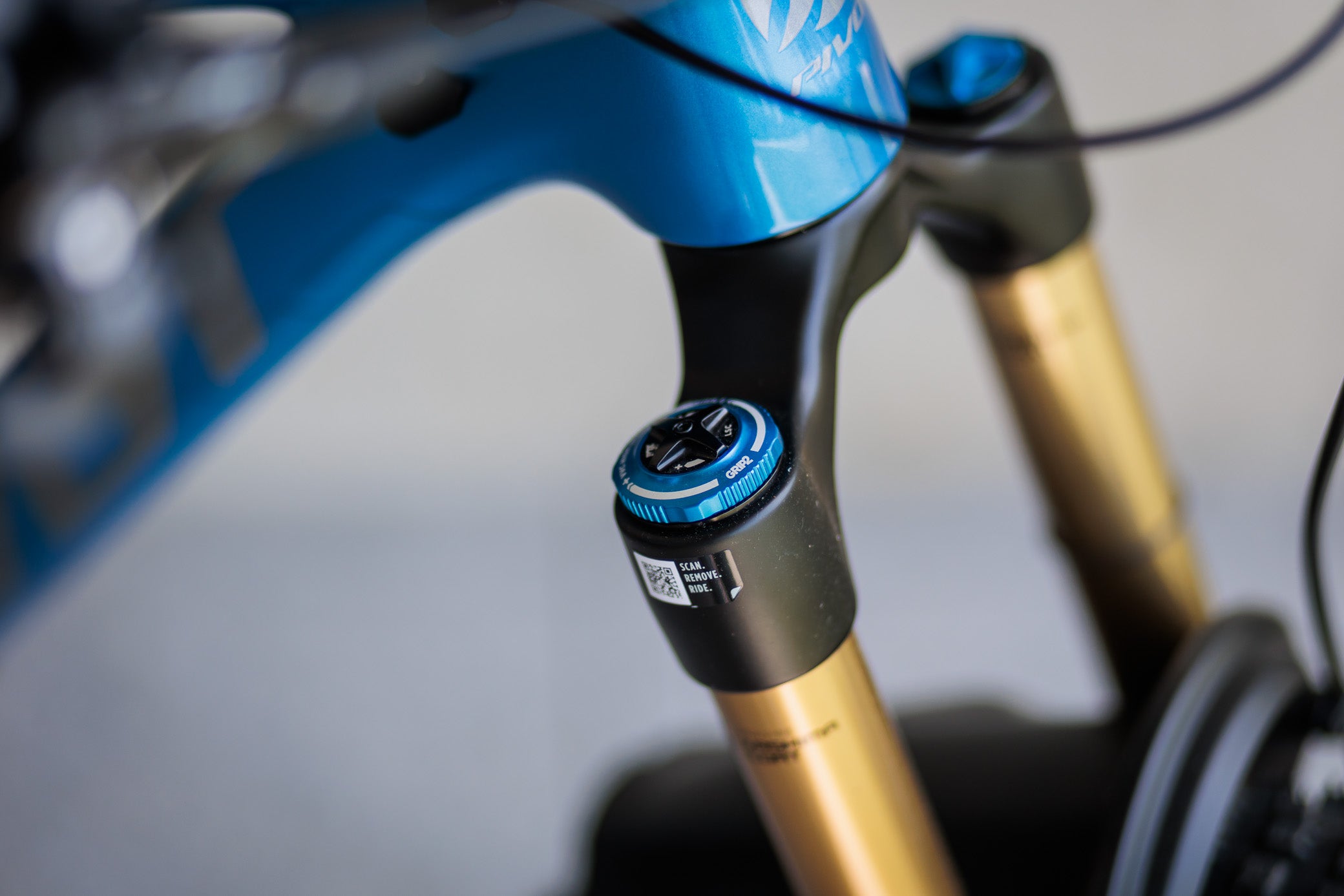 Pivot Switchblade velikos L