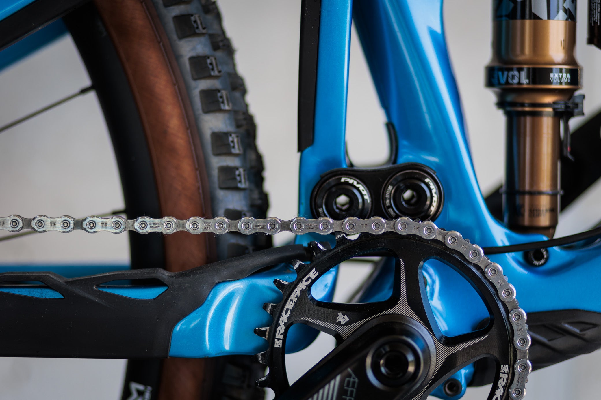 Pivot Switchblade velikos L