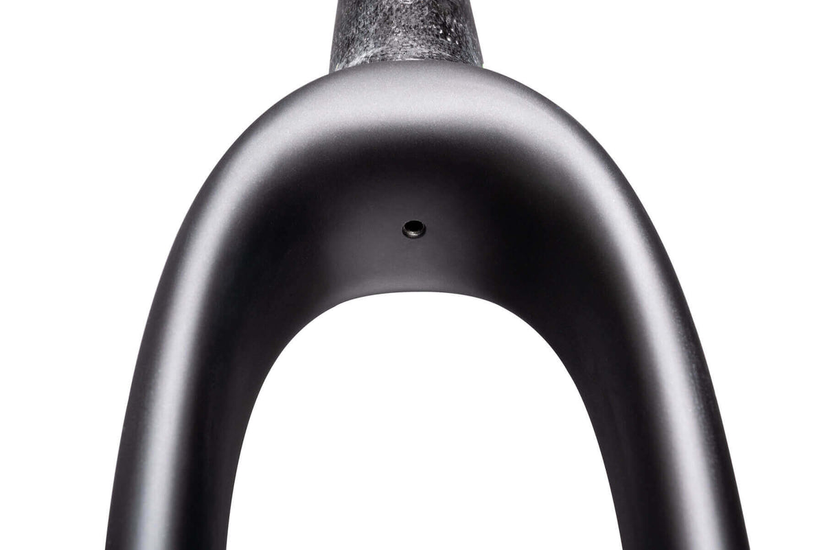 ENVE Gravel Disc, karbonová vidlice, detail korunky