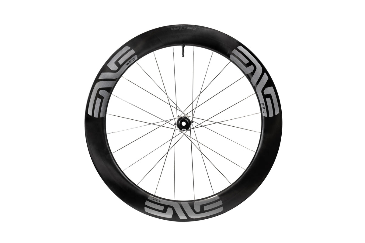 ENVE SES 6.7 PRO, stříbrné nápisy, zadní kolo z boku #Barva nápisů_Stříbrné