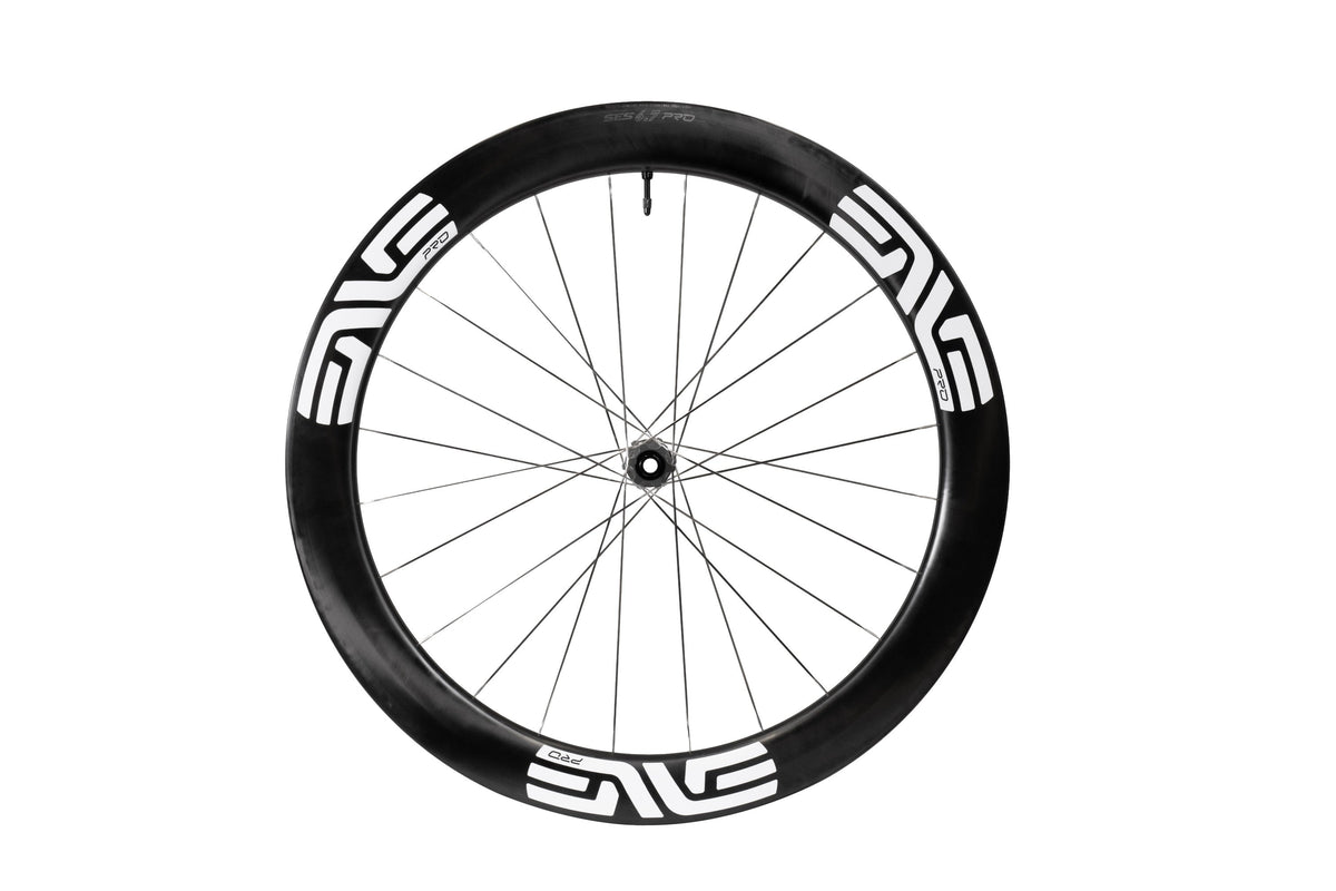 ENVE SES 6.7 PRO, bílé nápisy, přední kolo z boku #Barva nápisů_Bílé