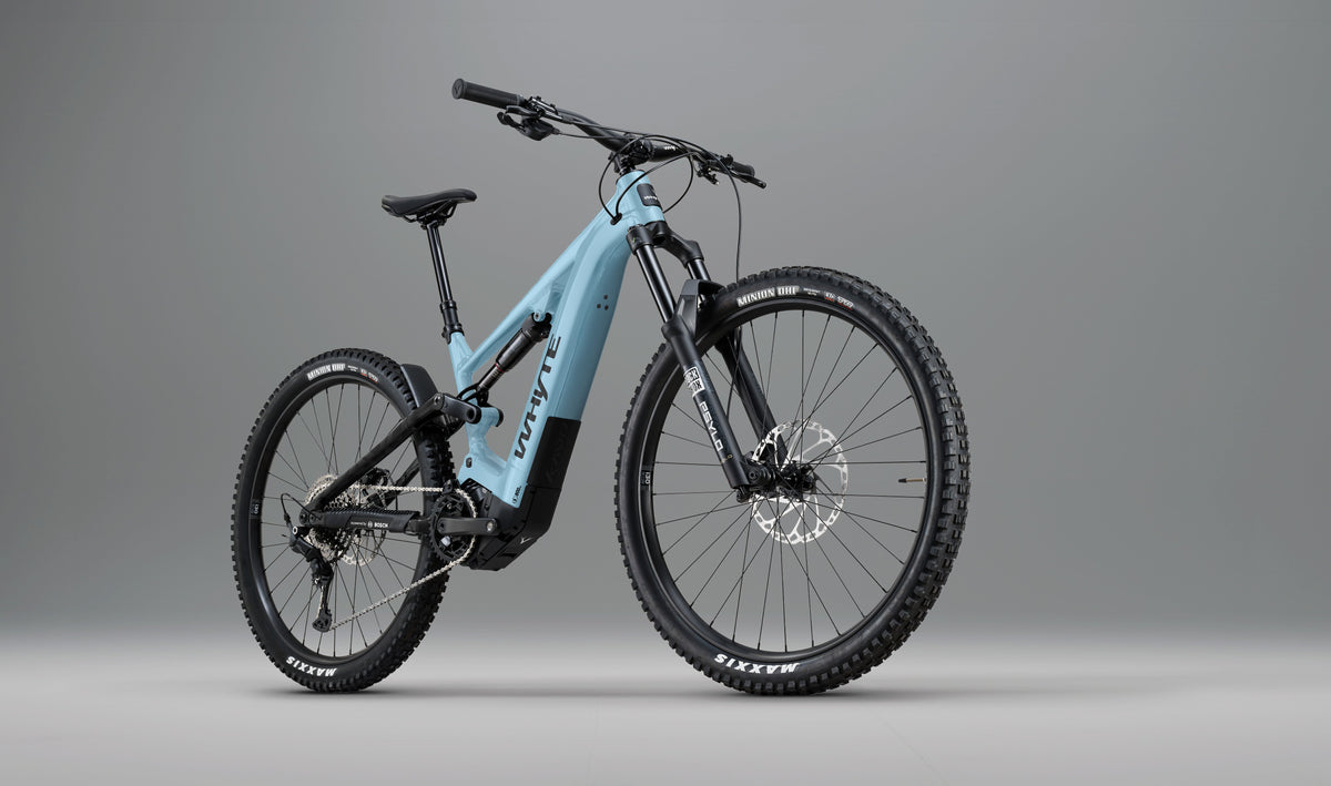 Whyte Kado S 800, Arctic blue, zepředu ze tří čtvrtin