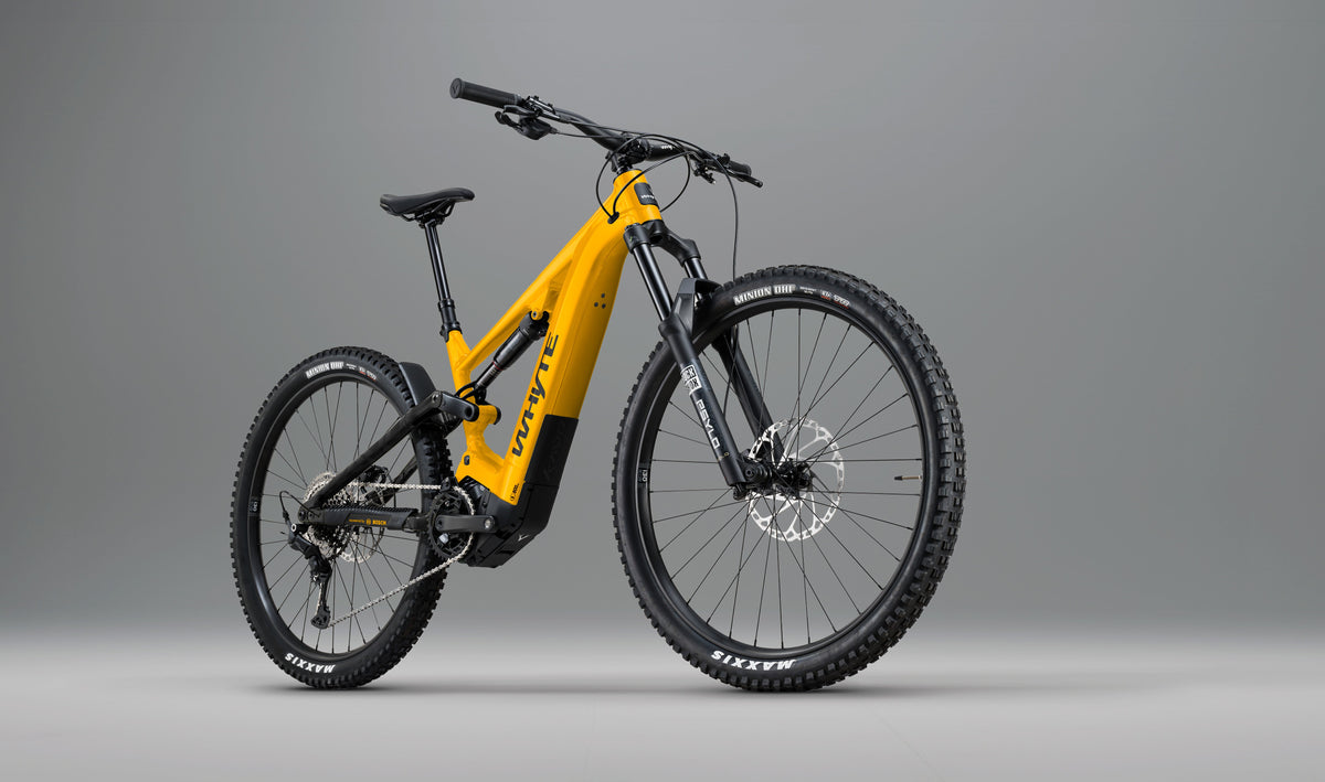 Whyte Kado S 800, Pearl yellow, zepředu ze tří čtvrtin