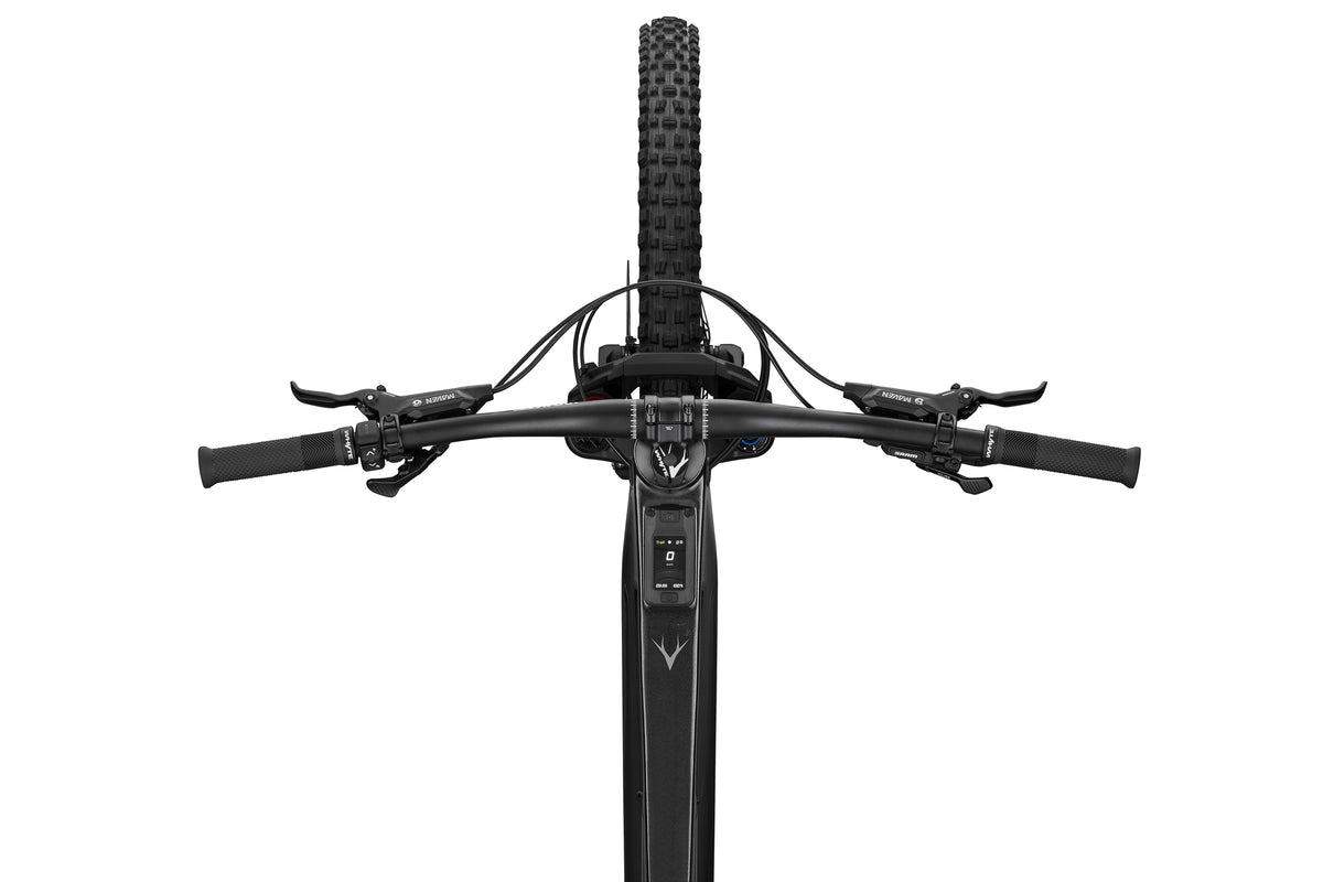Whyte Karve EVO RS, Gun metal, pohled na řídítka