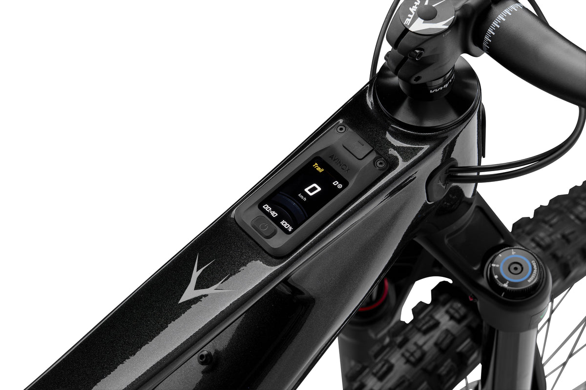 Whyte Karve EVO RS, Gun metal, detail displeje