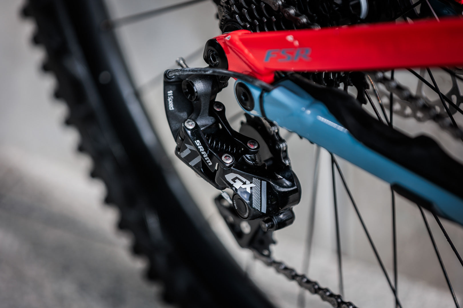Specialized LEVO velikost L