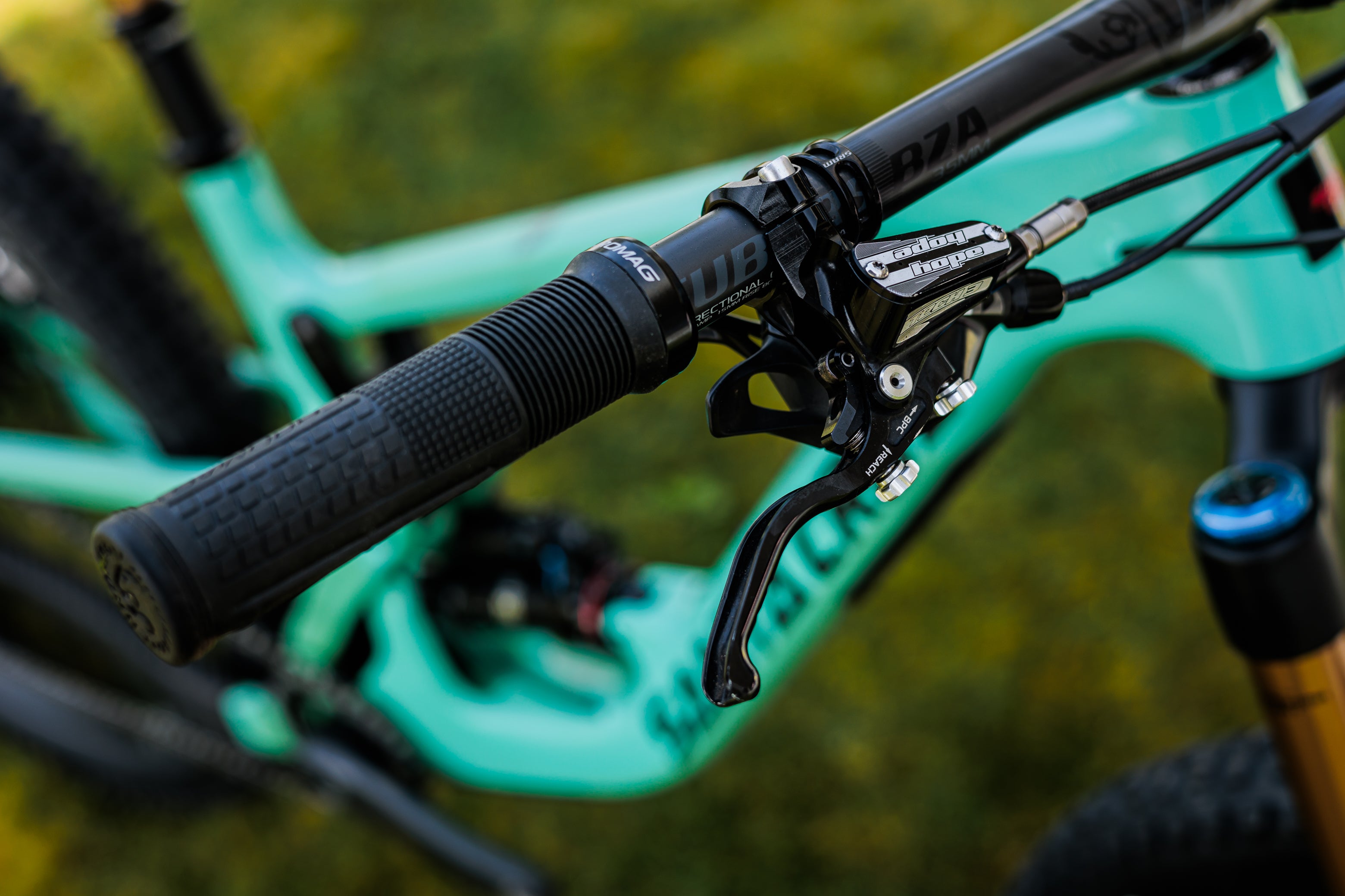 Santa Cruz Megatower velikost M