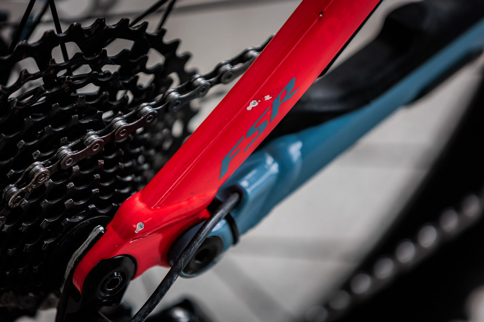 Specialized LEVO velikost L