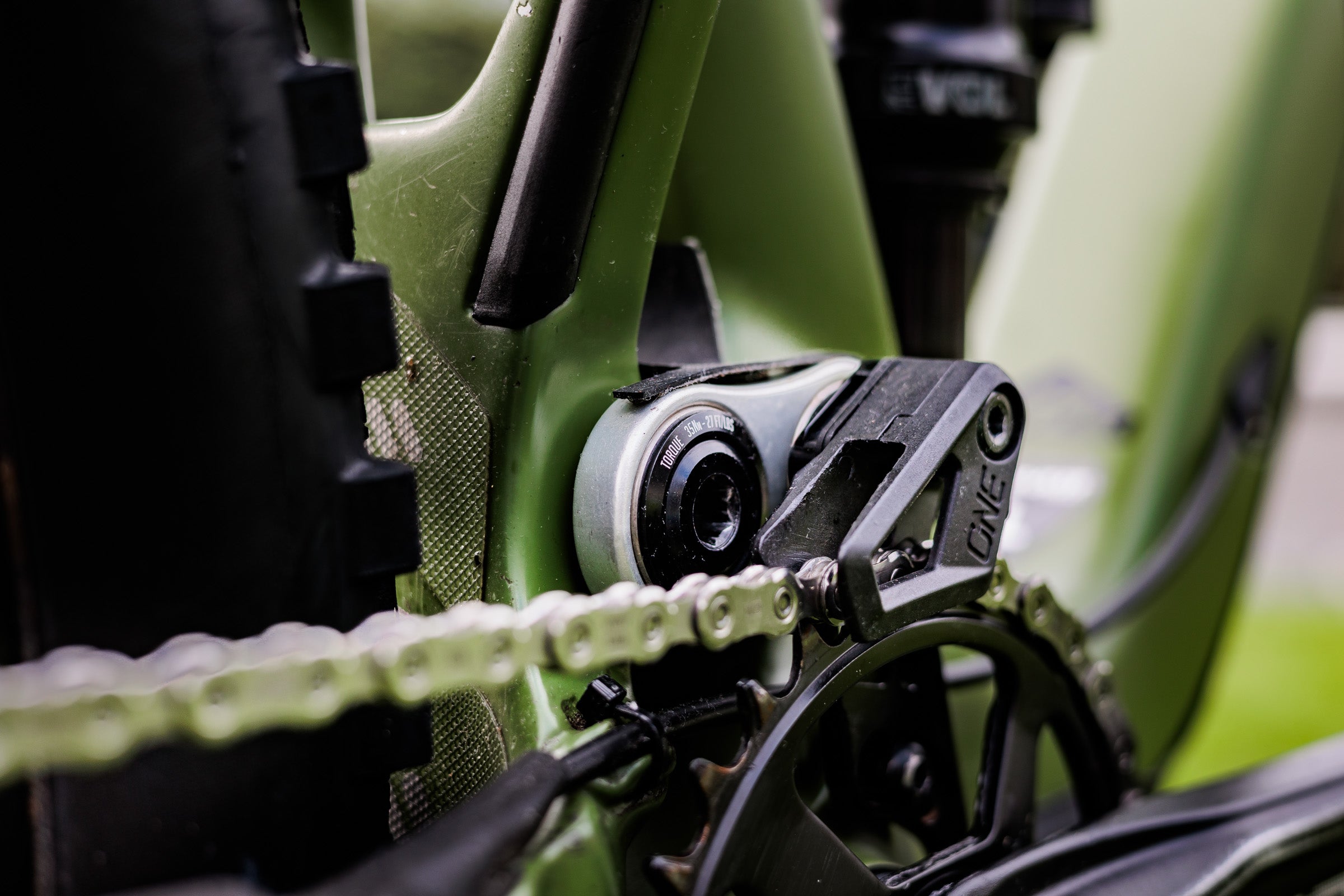 Pivot Switchblade velikost L