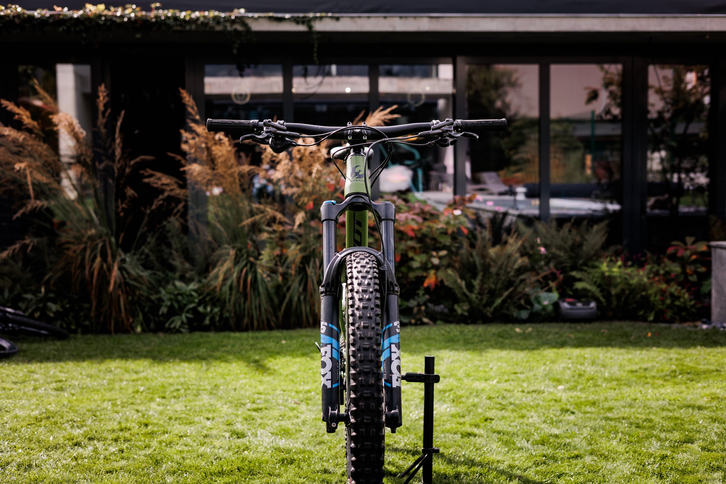 Pivot Switchblade velikost L