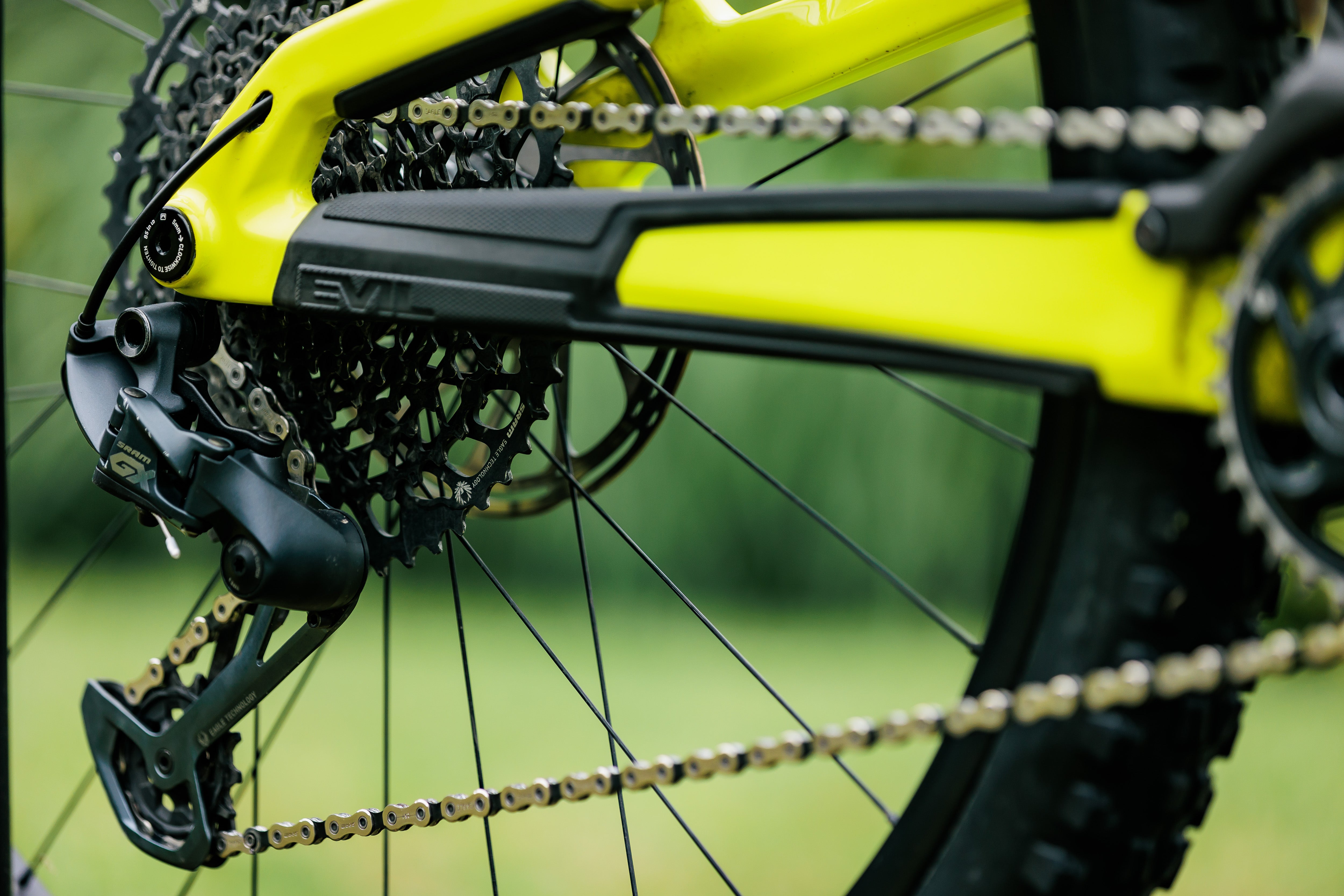 EVIL Offering 650B velikost M