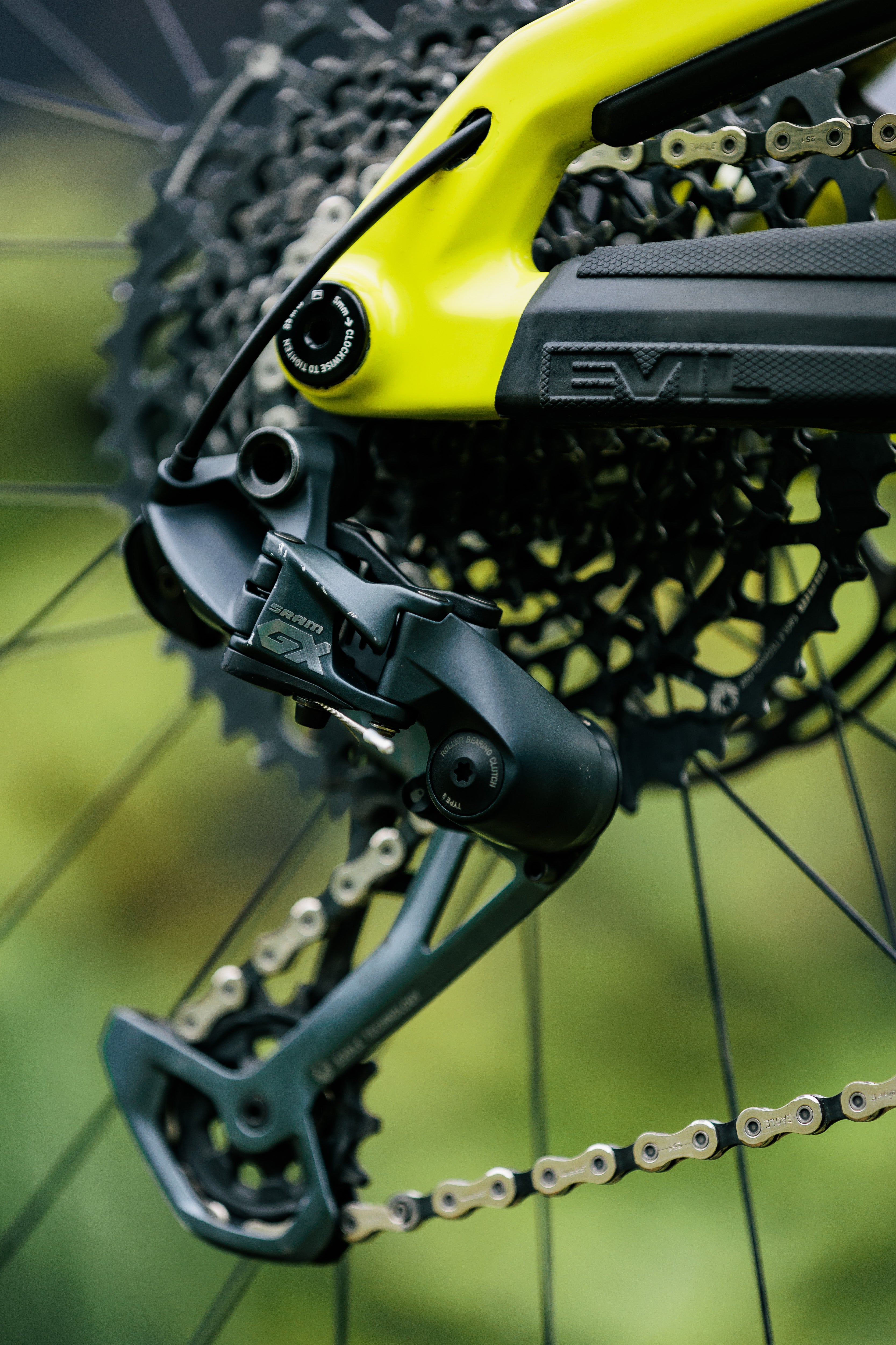 EVIL Offering 650B velikost M