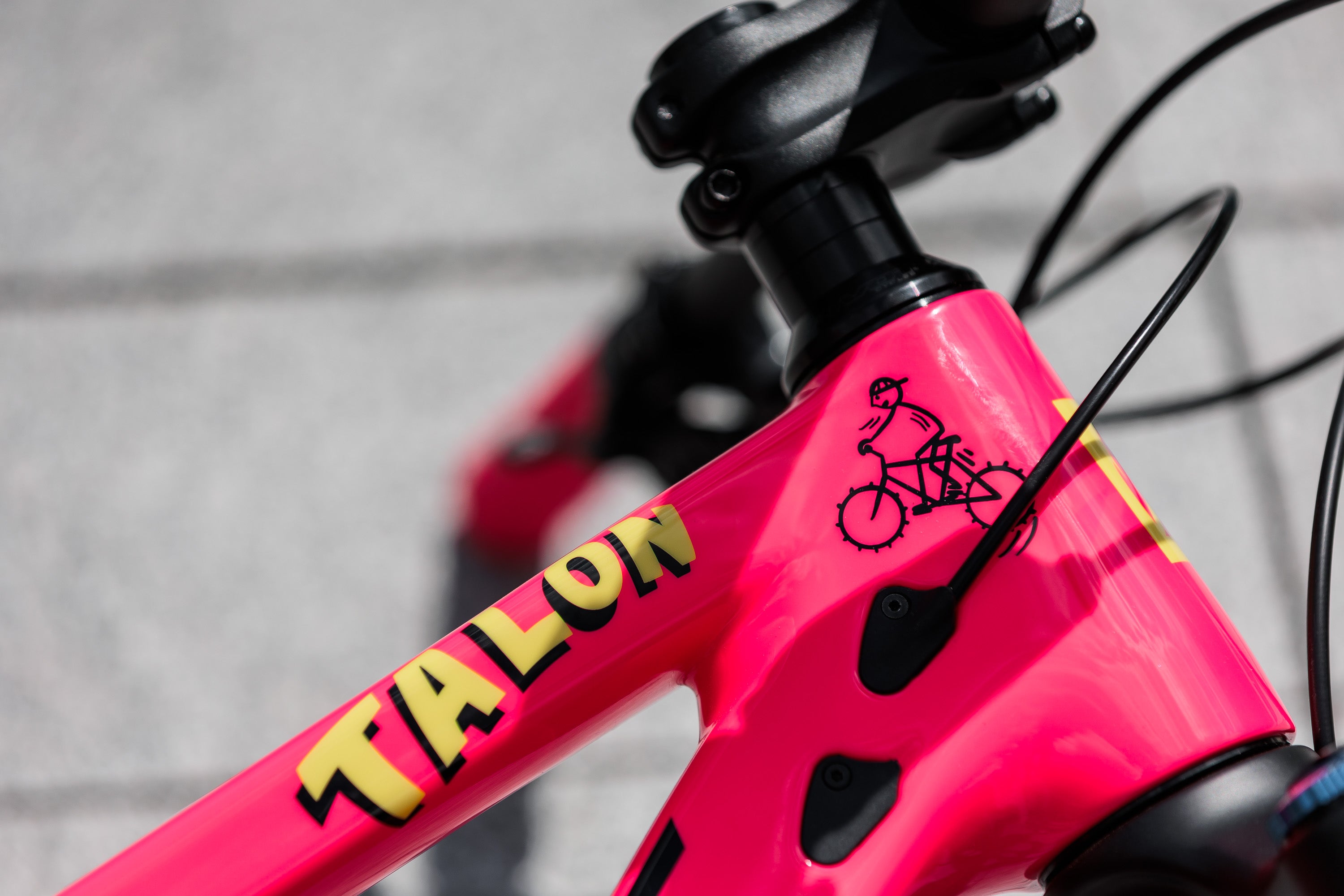 Pivot Switchblade Talon velikost M