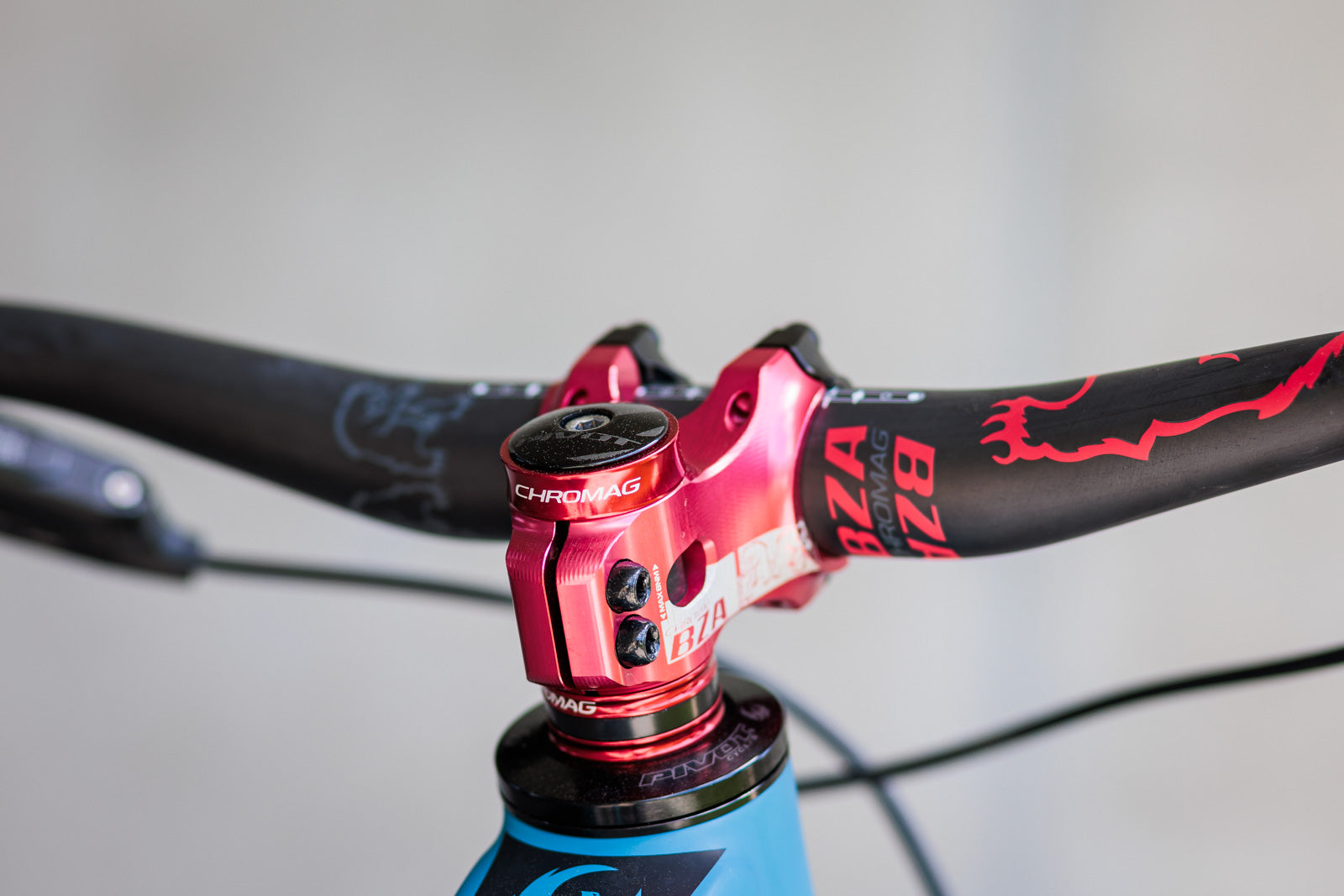 Pivot Firebird 2019 velikost L specifikace TEAM