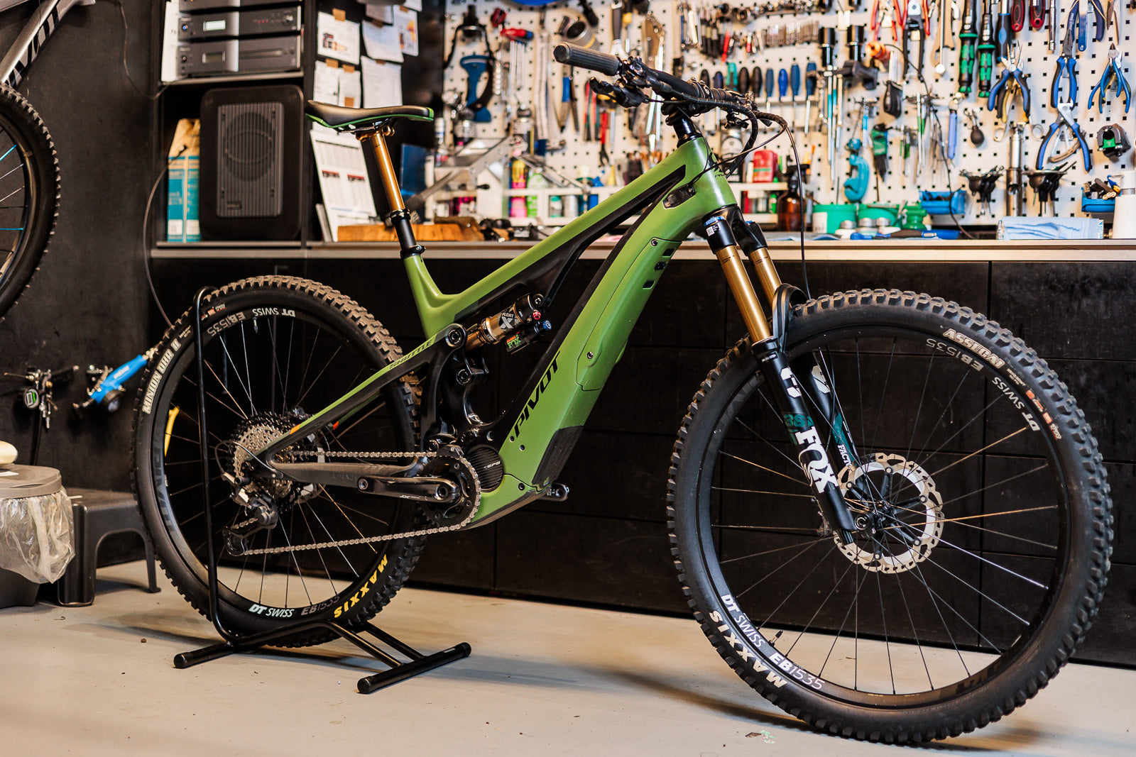 Pivot Shuttle AM 2022 velikost L