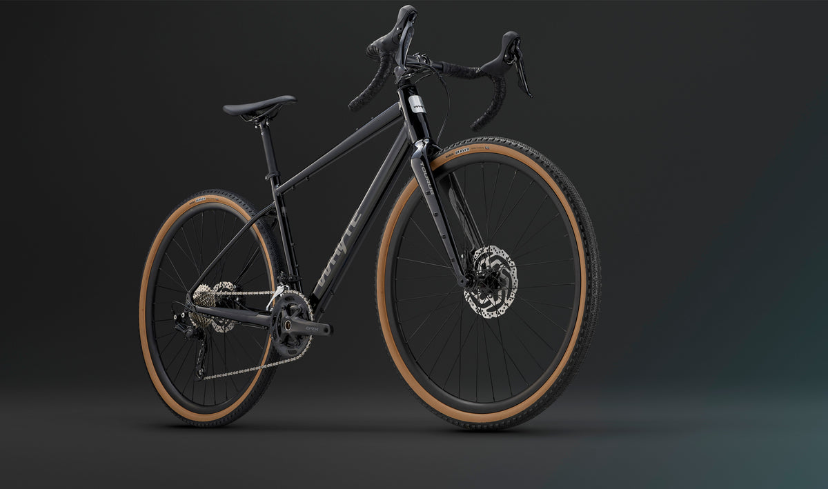 Whyte Tourus, Black and silver, zepředu ze tří čtvrtin