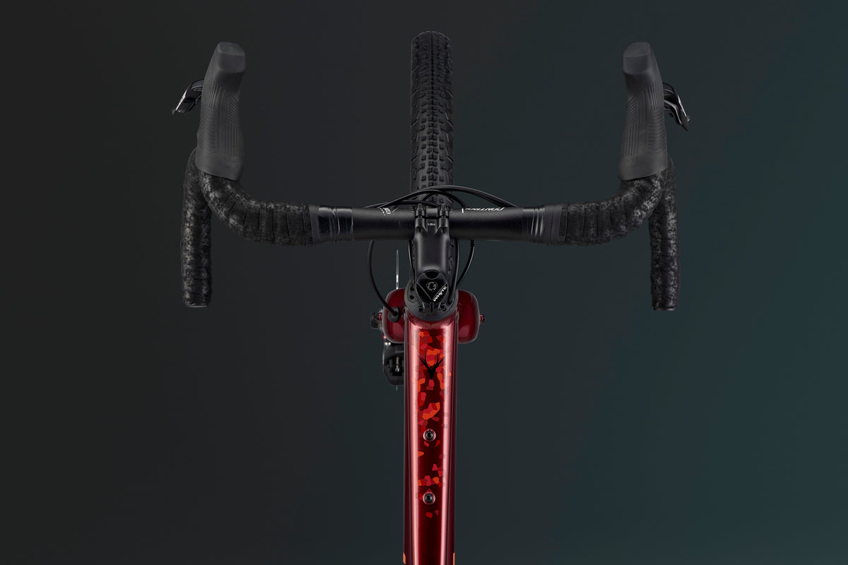 Whyte Verro, Flame red, pohled na řídítka