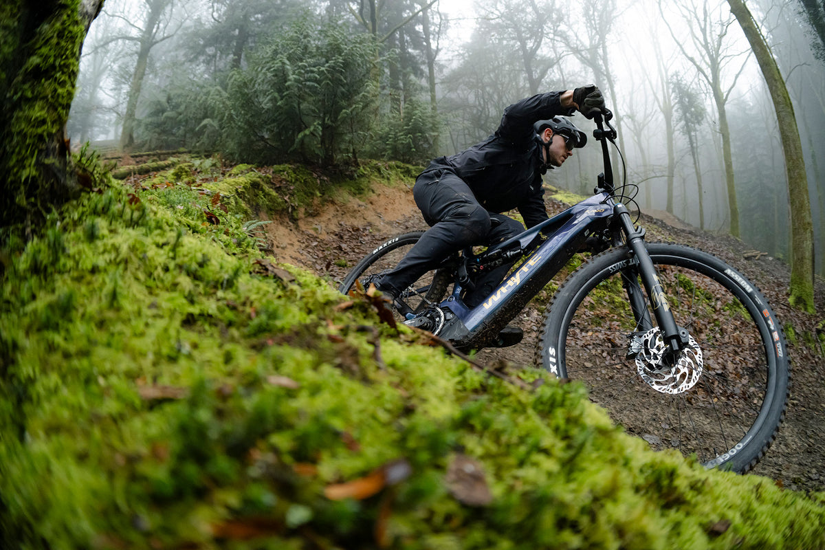Whyte Kado RSX, Midnight blue, ve sjezdu