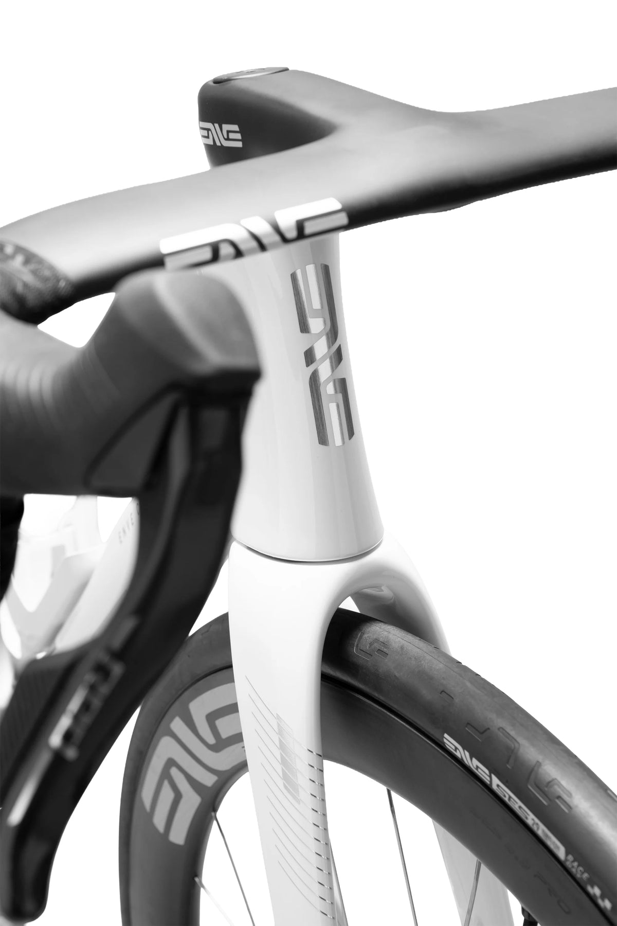 ENVE Melee v2, White Lightning, detail hlavové trubky a vidlice #Barva_White Lightning