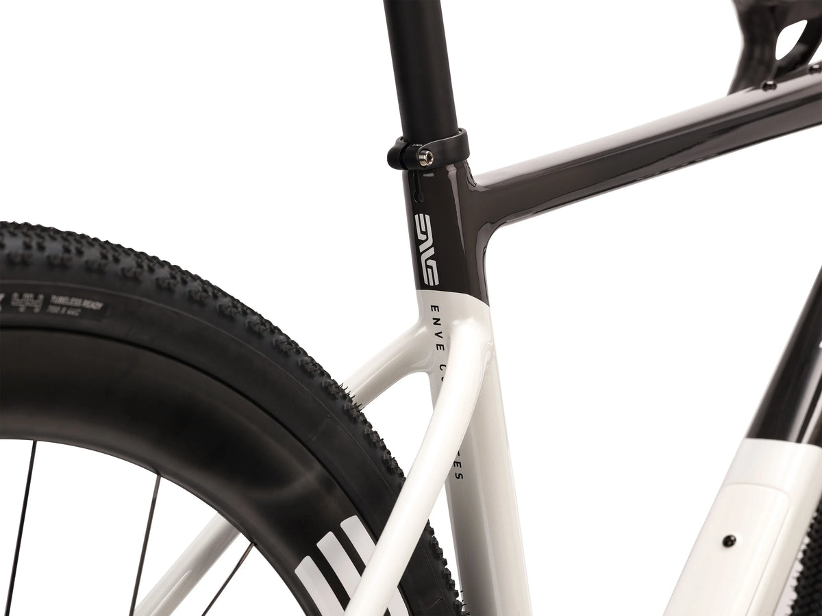 ENVE MOG, Aspen White, detail sedlové trubky #Barva_Aspen White
