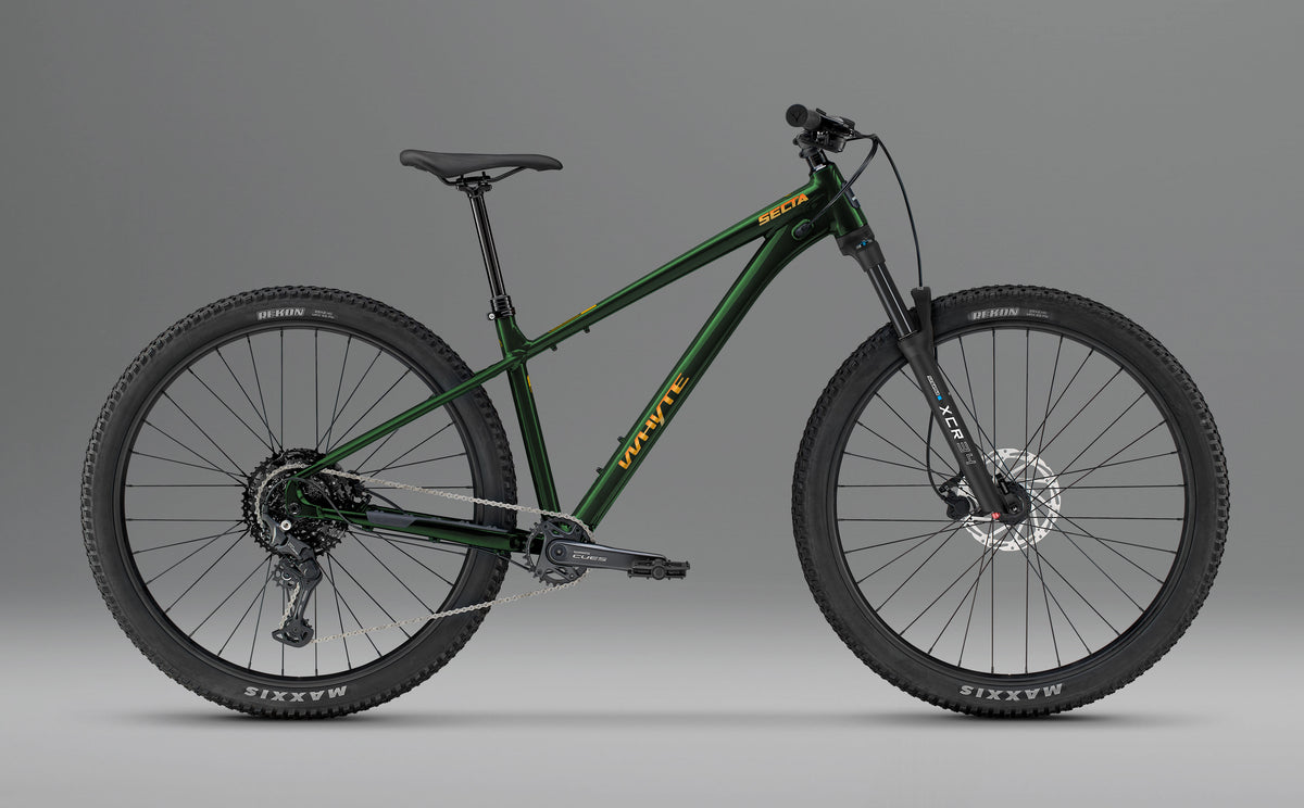 Whyte Secta R, Forest green, z boku, na šedém pozadí