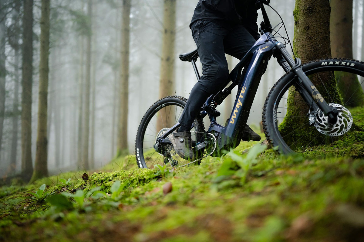 Whyte Kado RSX, Midnight blue, v lese
