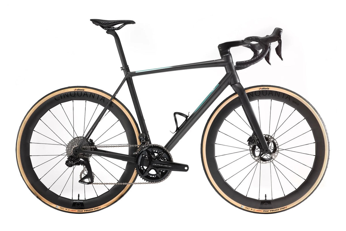 Officine Mattio SL Disc, pohled z boku, studio na bílém