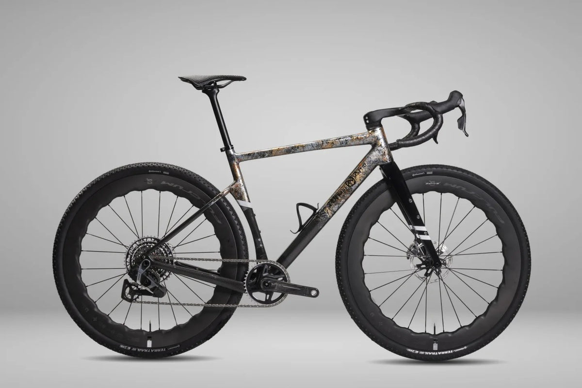 Officine Mattio Bisalta, pohled z boku, studio