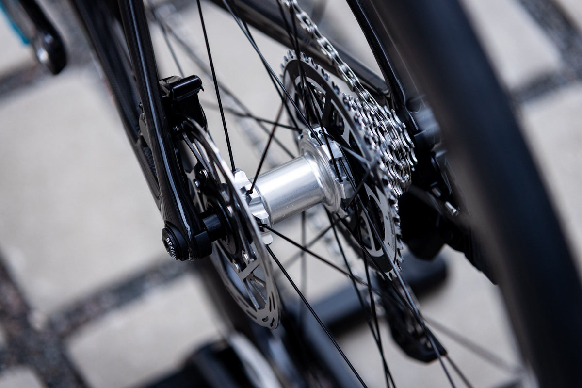 Officine Mattio SL Raw Carbon, vel. 54, zadní náboj a kazeta