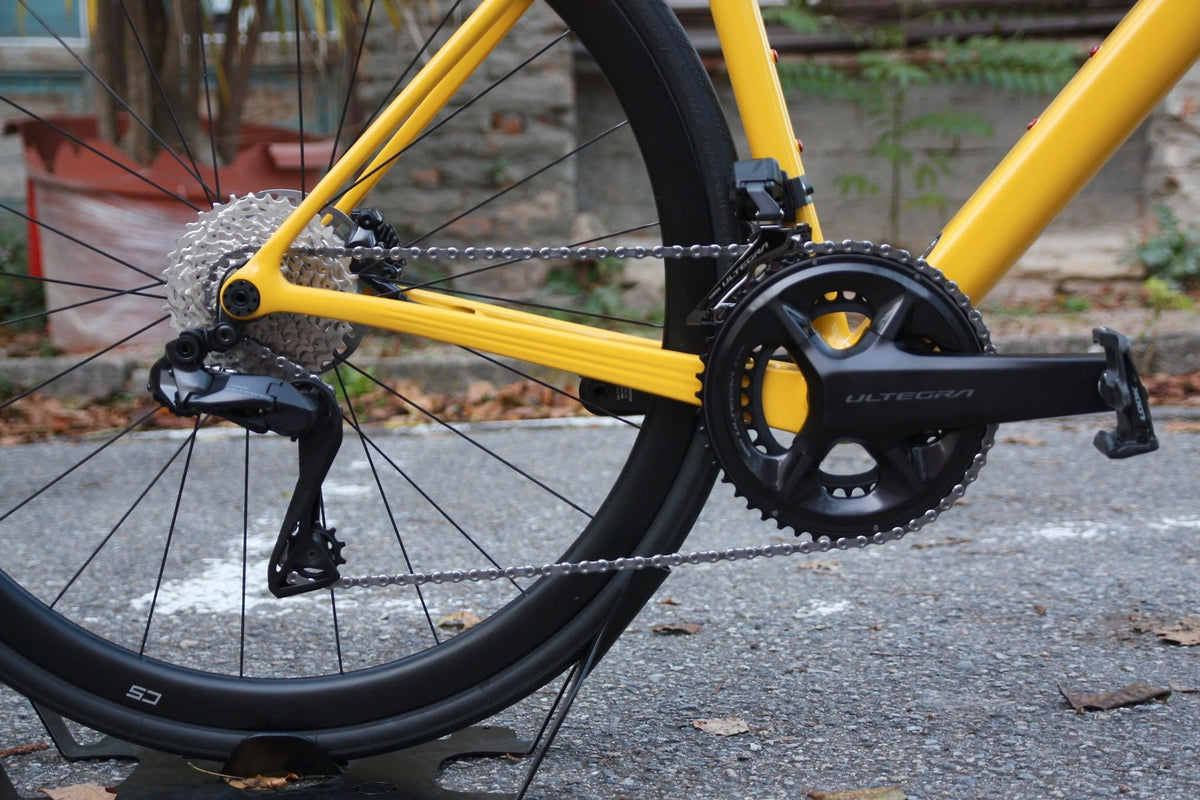 Officine Mattio Lemma 3.0 Giallo di Modena, vel. 54, jeté, pohon, kliky a zadní kolo