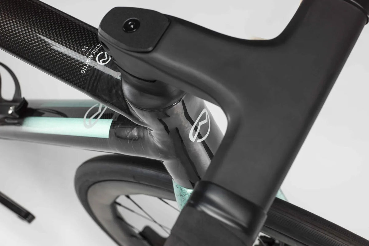 Officine Mattio SL Comp, detail představce a řídítek