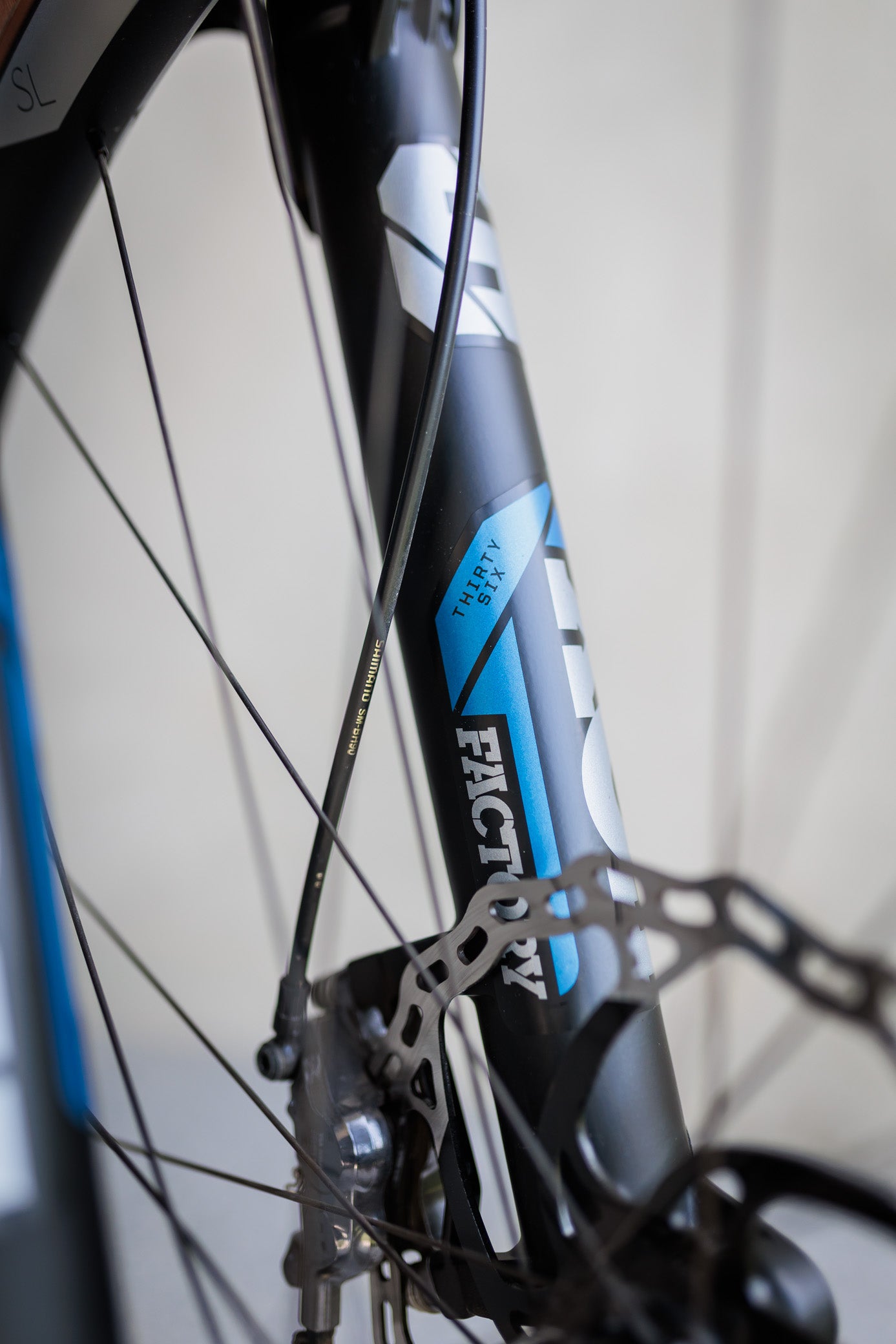 Pivot Switchblade velikos L