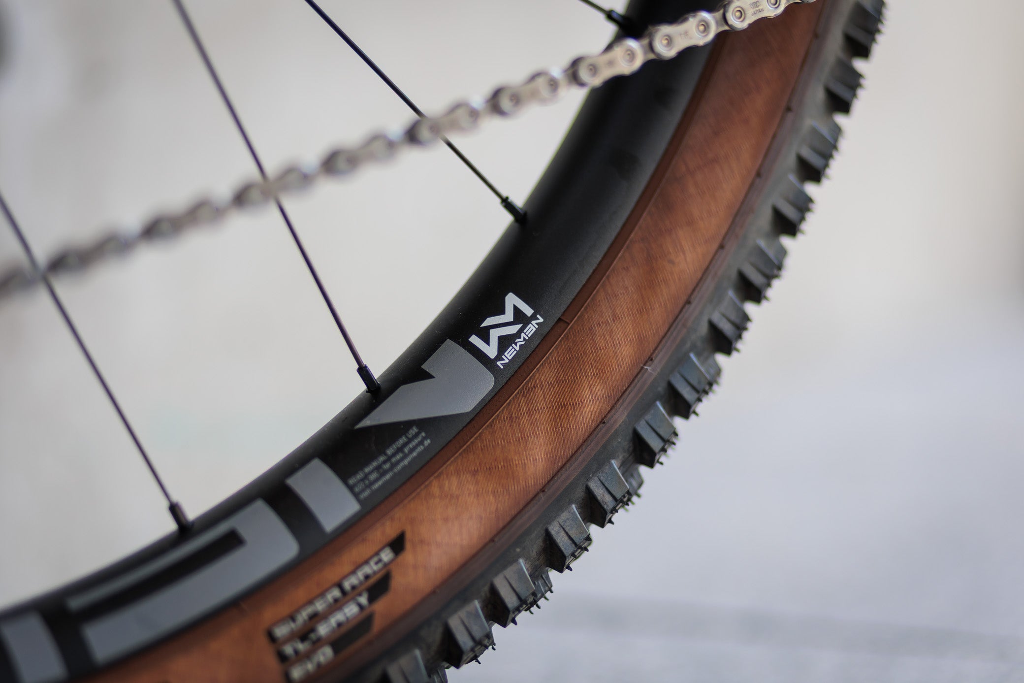 Pivot Switchblade velikos L