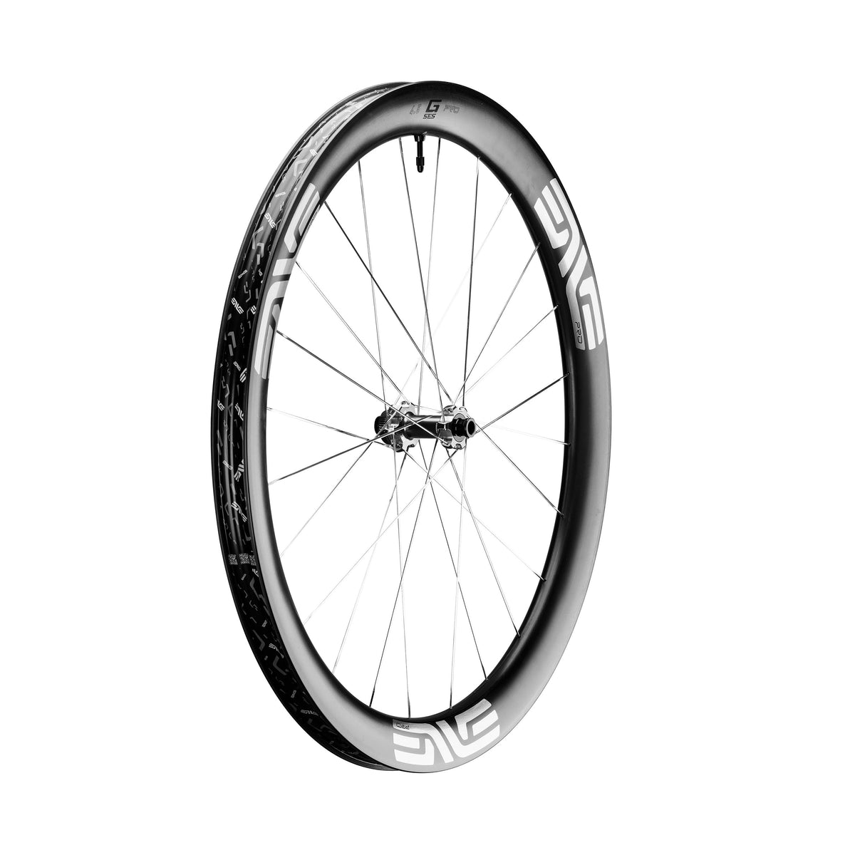 ENVE G SES 4.5 PRO, stříbrné nápisy, přední kolo šikmo #Barva nápisů_Stříbrné
