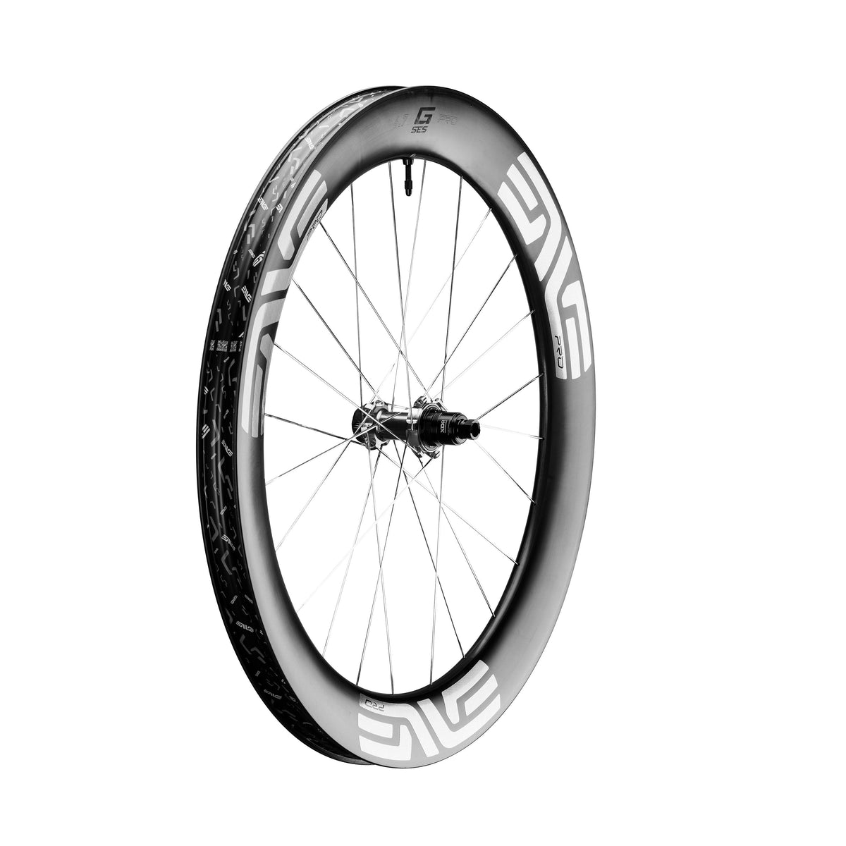 ENVE G SES 6.7 PRO, stříbrné nápisy, zadní kolo šikmo #Barva nápisů_Stříbrné