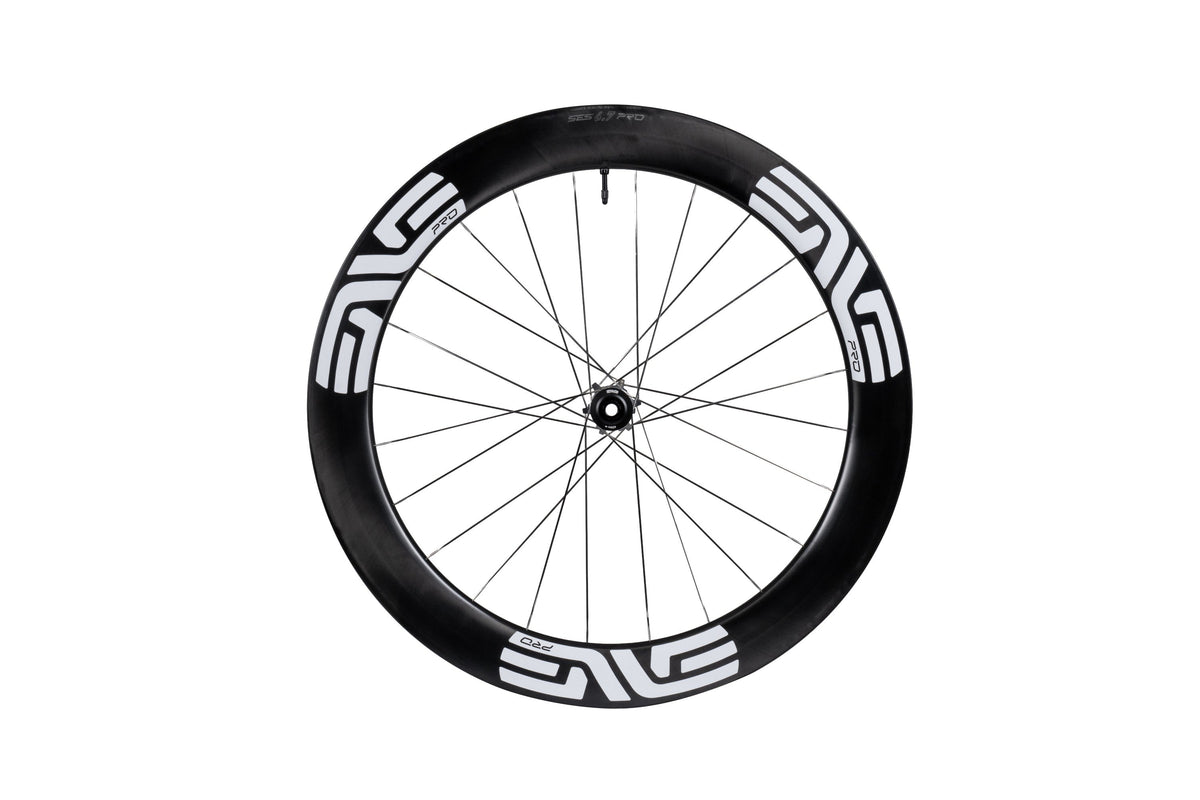 ENVE SES 6.7 PRO, bílé nápisy, zadní kolo z boku #Barva nápisů_Bílé