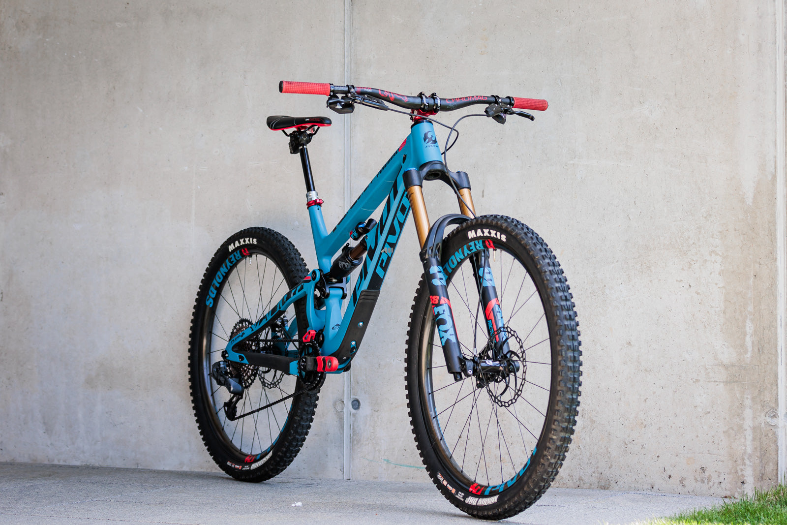 Pivot Firebird 2019 velikost L specifikace TEAM