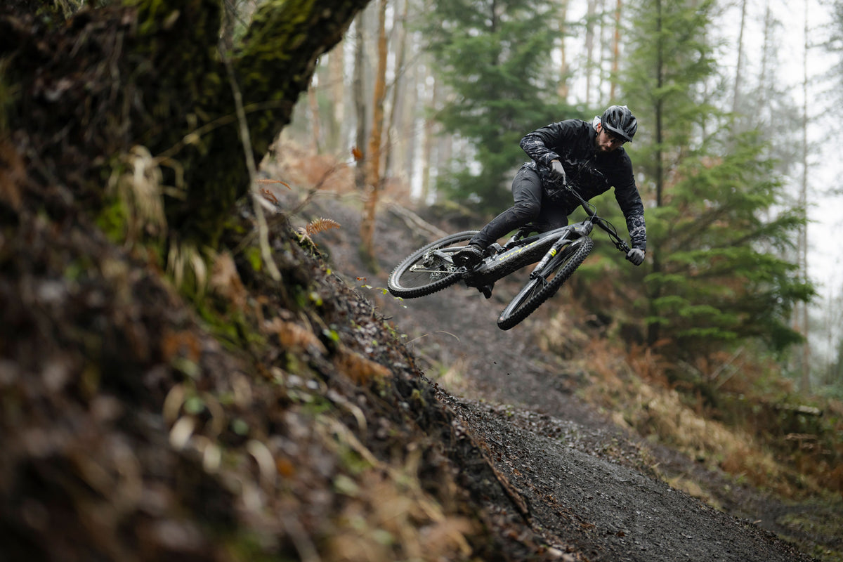 Whyte Kado RSX, Ash grey, ve sjezdu
