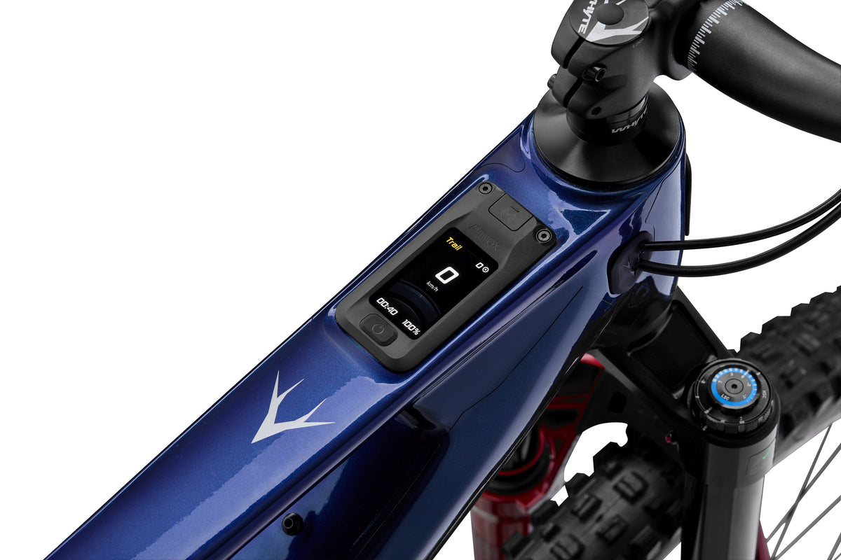 Whyte Karve EVO RSX, Sapphire blue, detail displeje