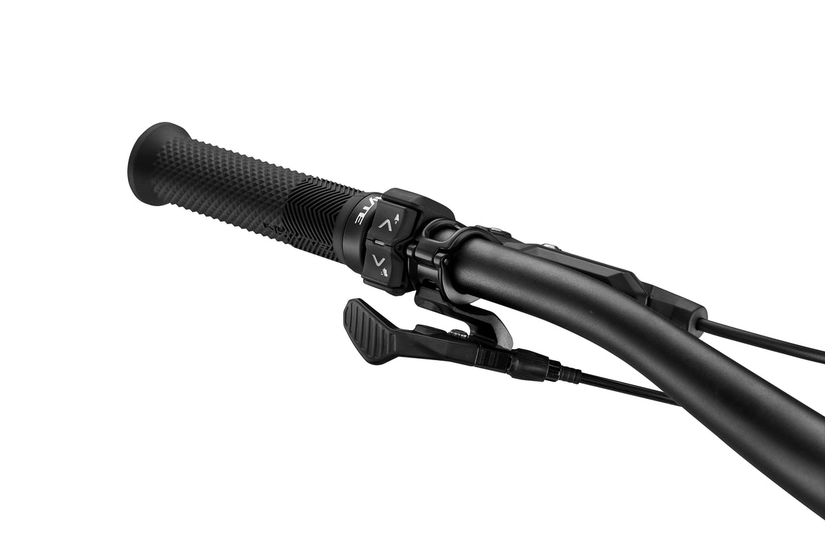 Whyte Karve RSX, Gun metal, ovladač motoru a sedlovky