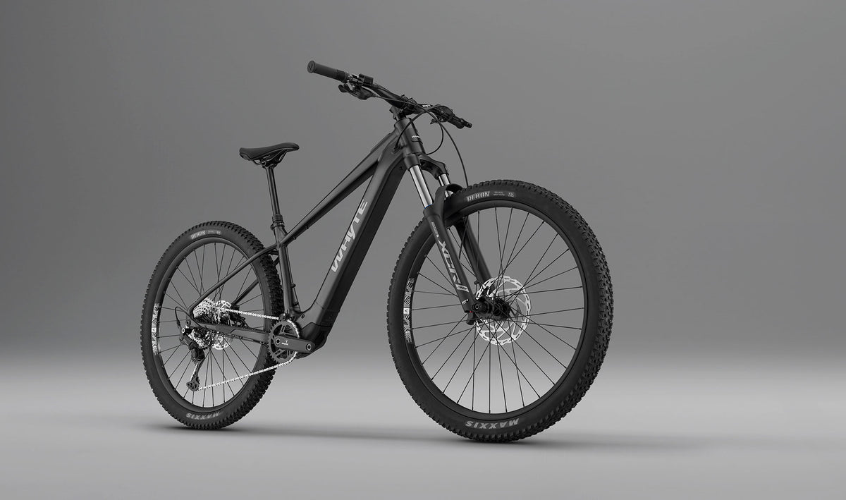 Whyte Secta E, Gun metal, zepředu ze tří čtvrtin
