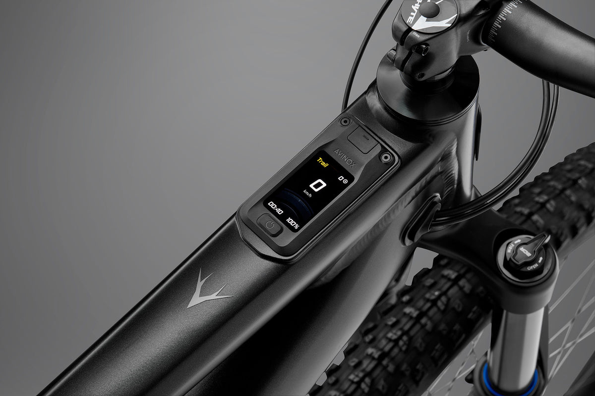 Whyte Secta E, Gun metal, detail displeje