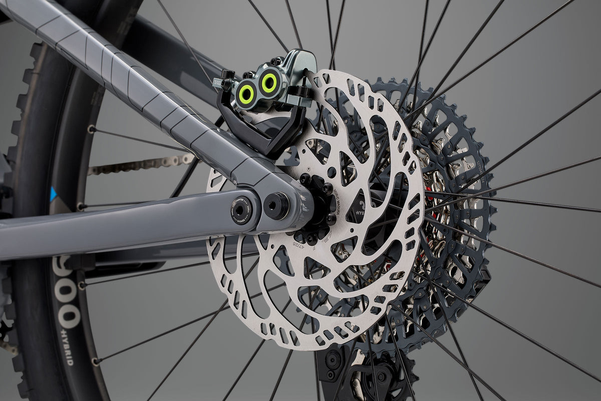 Whyte Kado RSX, Ash grey, detail brzd