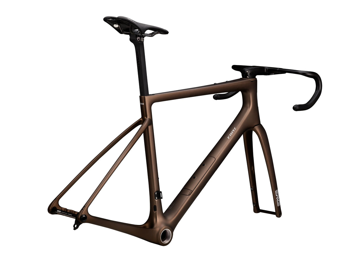 ENVE Fray rámová sada, Toffee Brown, s řídítky a sedlovkou zezadu ze tří čtvrtin #Barva_Toffee Brown