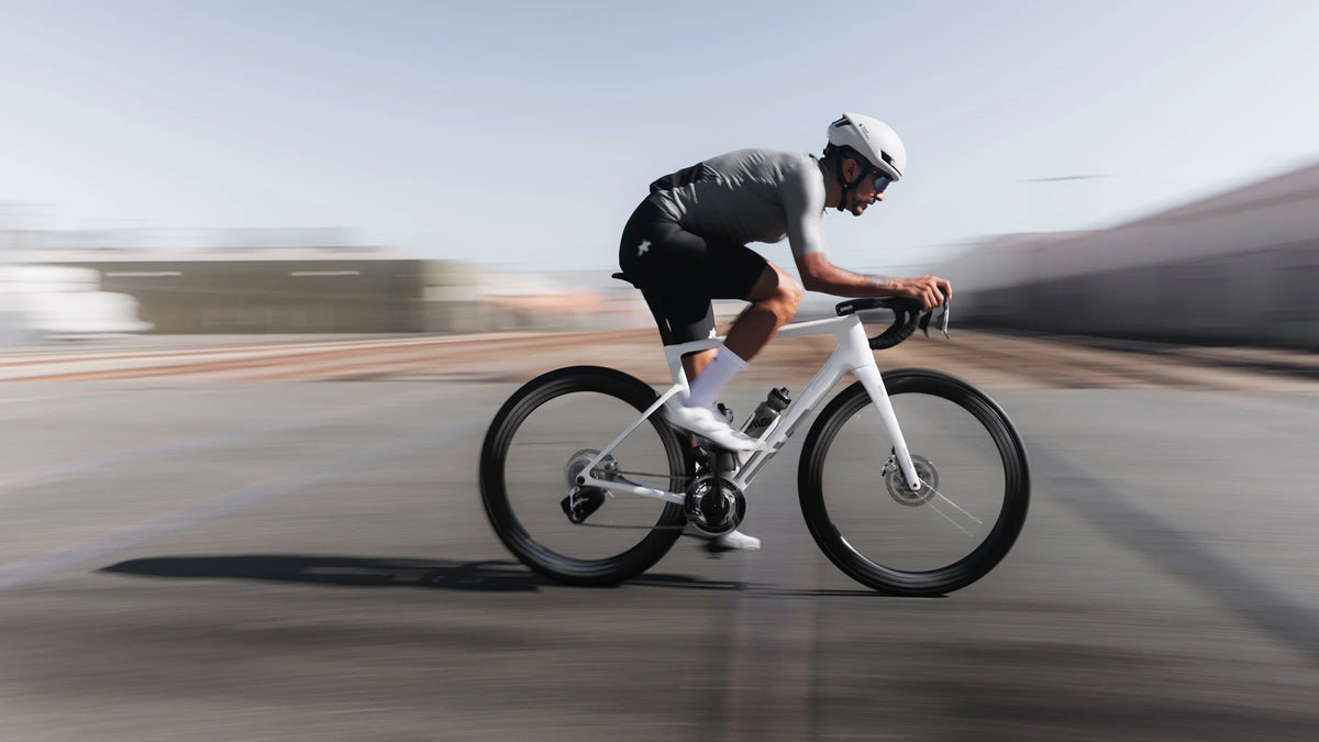 ENVE Melee v2 White Lightning v jízdě