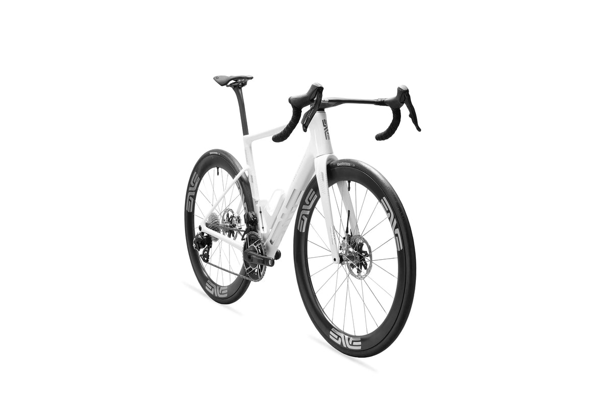ENVE Melee v2, White Lightning, zepředu ze tří čtvrtin #Barva_White Lightning